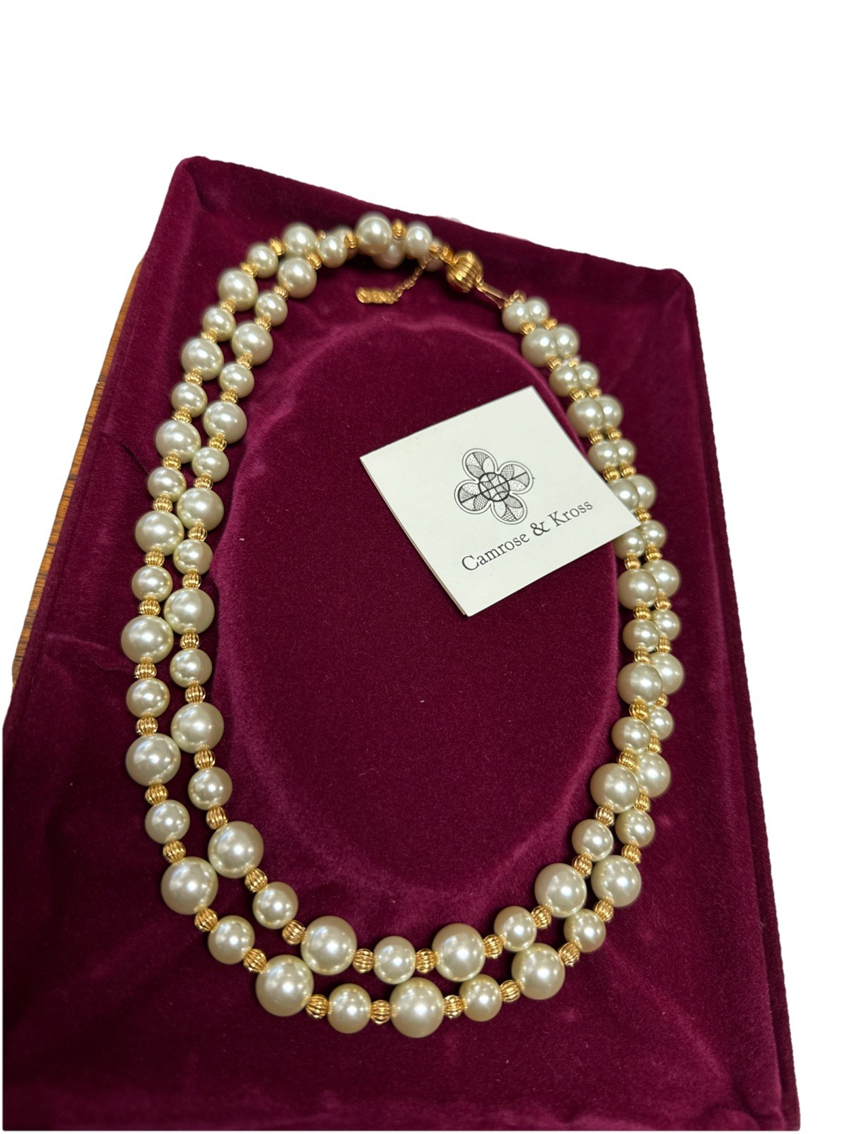 JBK JACKIE KENNEDY CAMROSE KROSS GOLD TONE FAUX PEARL NECKLACE NEW BOXED