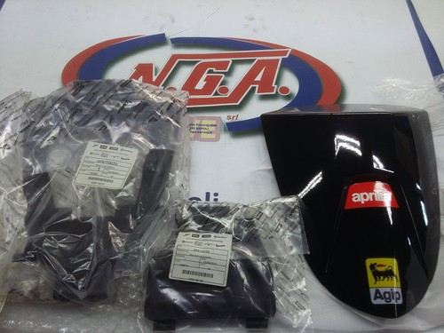 860400 KIT COPRISELLINO ORIGINALE APRILIA PER TUONO SILVER CROWD - Picture 1 of 1