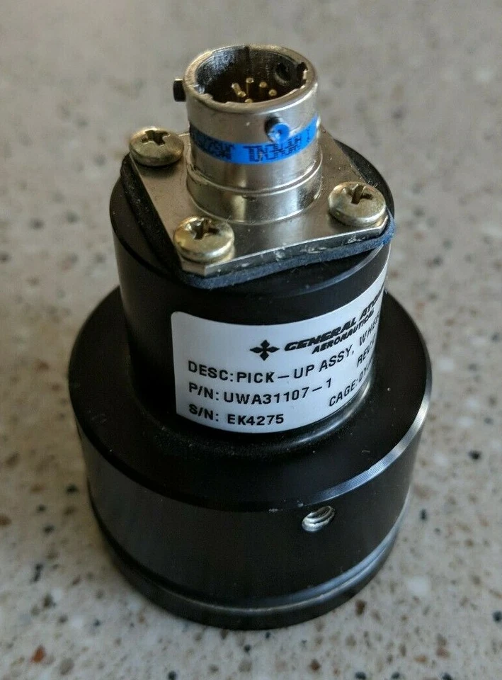 Conjunto de camioneta General Atomics Aeronautical UWA31107-1, sensor de velocidad de rueda Foto 2 de 4