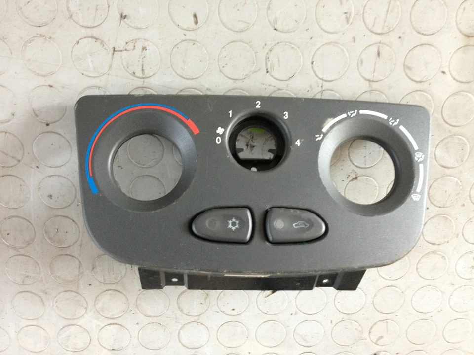 LANCIA Y Ypsilon (1996-2000) 1.2 Essence 44KW 3P Masque Tableau de Bord Centrale - Photo 1/1
