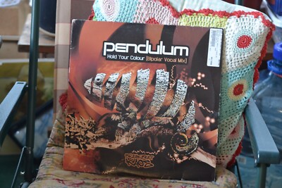 Pendulum Hold Your Colour (Bipolar Vocal Mix) /Streamline 12  Vinyl 2006 DnB