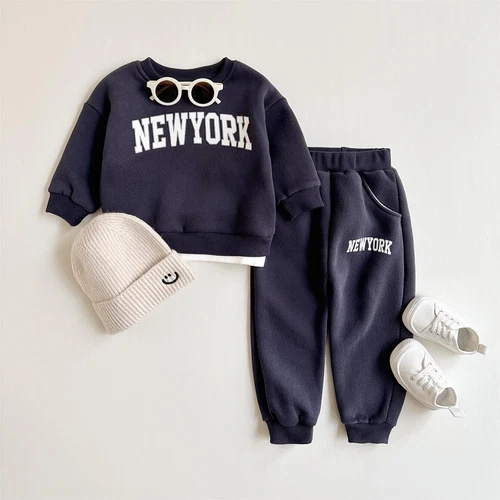 Conjunto de 2 piezas de ropa de invierno para bebés niños cálido terciopelo informal impresión de letras conjunto para niños - Imagen 8 de 39