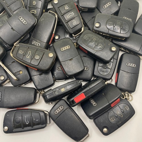 Lot x 48 Audi Flip Key Fob Remote Keyless Worn Mix Bulk Locksmith Lot - Picture 4 of 5