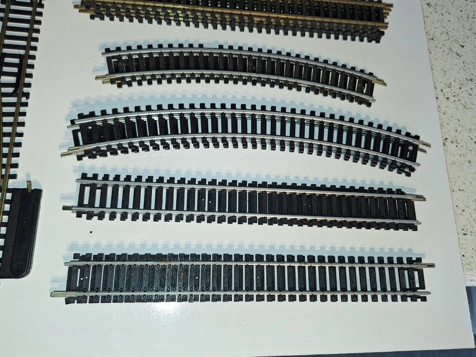 TYCO track selection x 39p. 2 rail Steel/brass type track. V/good used cond. HO. - Image 4 of 4