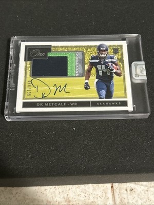 2019 Panini One Rookie Patch Autographs DK Metcalf #11 /199 (AU, MEM, RC)