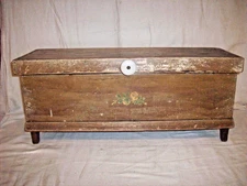 ANTIQUE PRIMATIVE FOLK ART STYLE SMALL STORAGE BED SIDE STEP BOX CHEST UNUSUAL