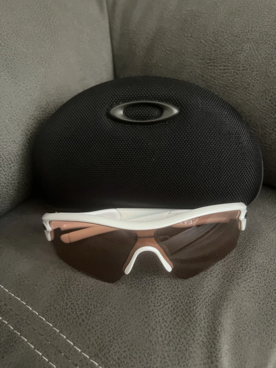 Oakley White Black Sunglasses for Women for sale | eBay display picture 3