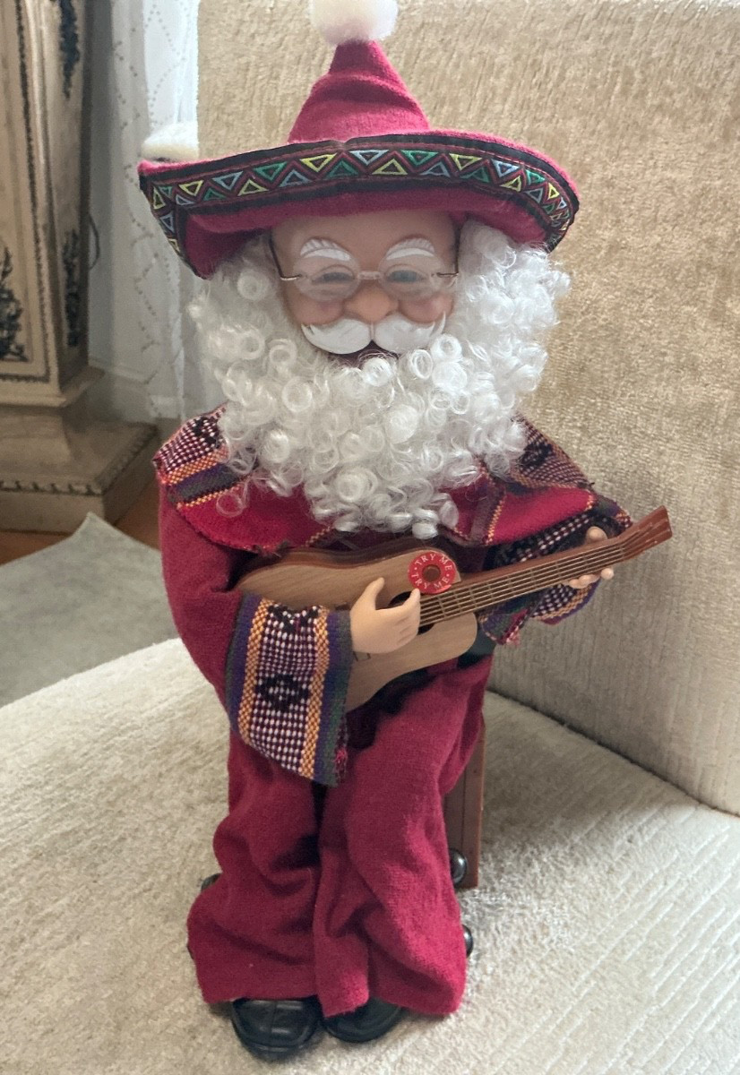 VINTAGE Holiday Time Singing Spanish Santa Claus Cantante musical doll