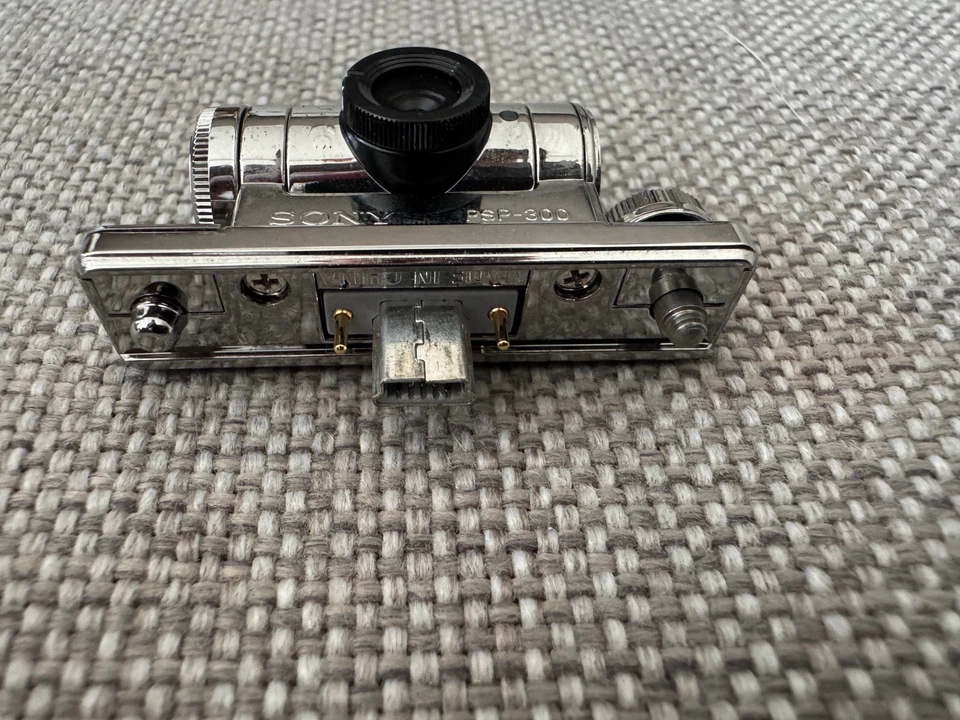 PSP CAMERA 300 SILVER GO!CAM 1.3 Mega Pixels Official Sony Playstation Portable - Image 3 of 3