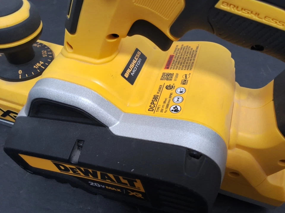DEWALT DCP580B 20V Max Brushless Cordless Hand Planer Tool Only - Image 4 of 4