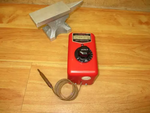 Chromalox AR-1025P *NEW* Temperature Control Thermostat 0-100 TPST  250VAC