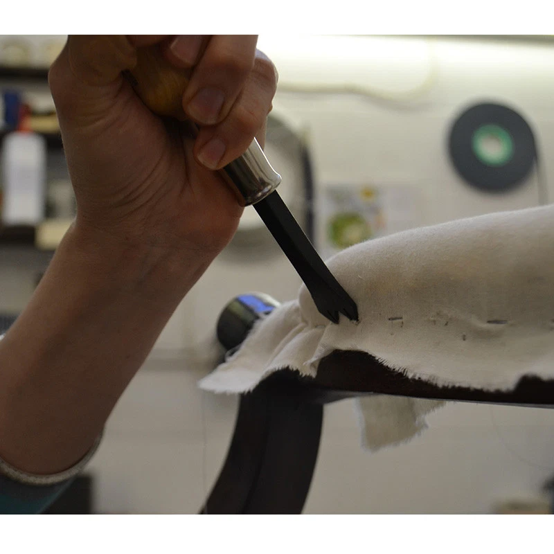 C.S. Osborne Staple Lifter / Remover - Quality Upholstery Tools - Image 3 of 4