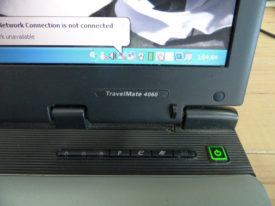 Acer Travelmate 4062 WLCi Laptop 4 Parts Booted Windows Hard Drive Wiped * - Image 3 of 4