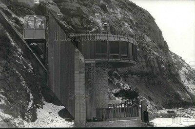 1971 Press Photo California Beach House with A Cabana and Tramway to Gain Access
