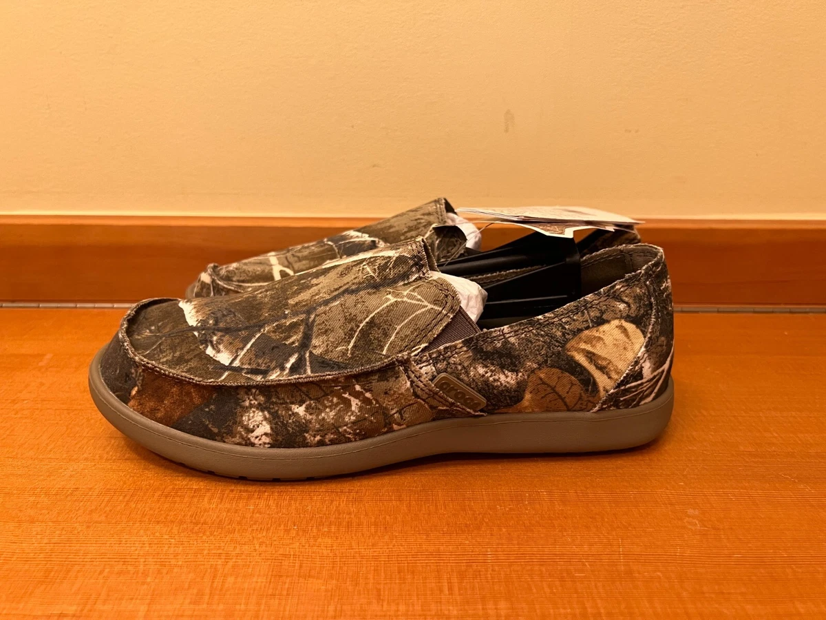 Camo santa cruz crocs hot sale