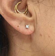 ORECCHINI PUNTOLUCE IN ORO 18 KT CON DIAMANTI DA 0,10 CT. SOLITARIO DONNA