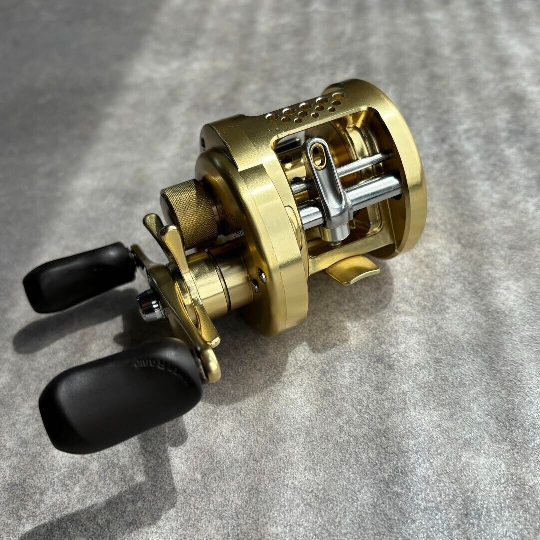 Shimano 00 CALCUTTA CONQUEST 200 Right Handle Baitcast Shimano 00 CALCUTTA CONQUEST 200 Right Handle Baitcast
