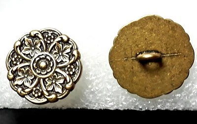 Mantel Knopf Metall Reliefmuster Barock Bouton Button Botón düğme nasturi кнопка - Bild 1 von 2