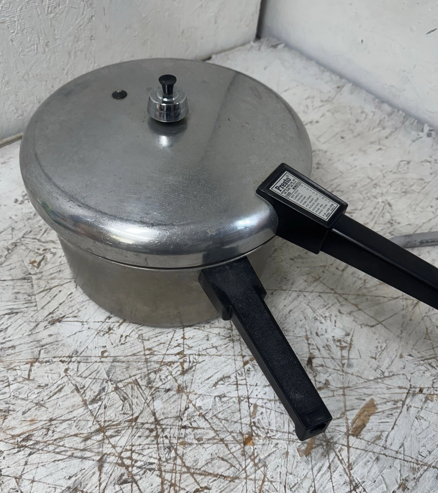 Vintage Presto 6 Qt Pressure Cooker Model A601A