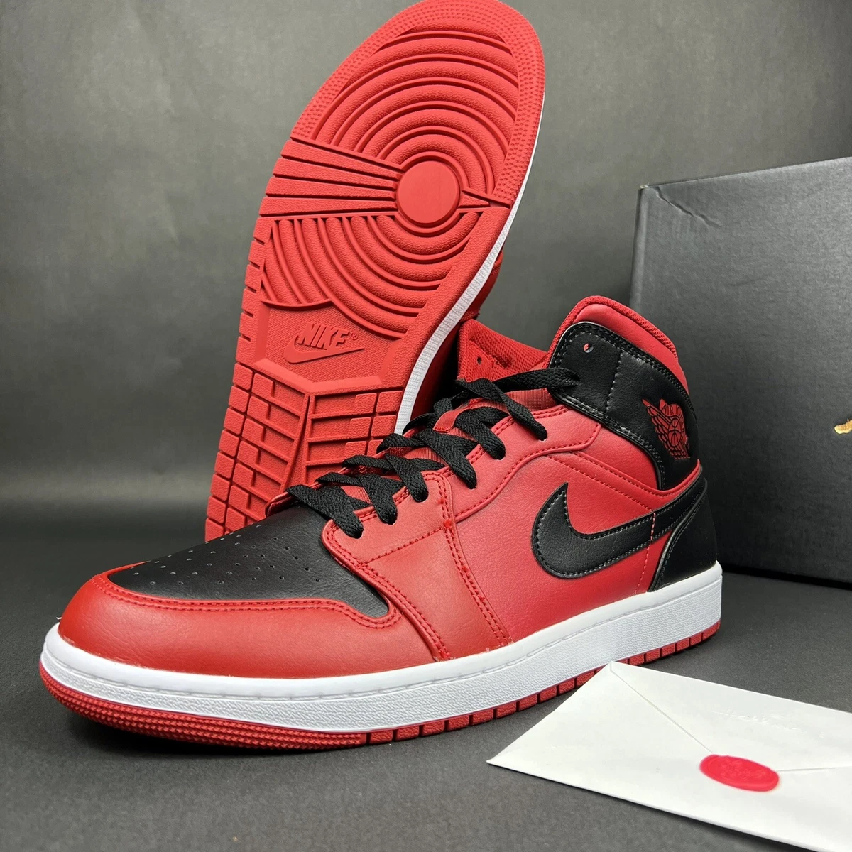 Air Jordan 1 Mid 'Reverse Bred' 554724-660