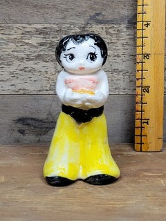 Vintage Ceramic Pie Bird Vent Betty Boop Holding Pie Venting