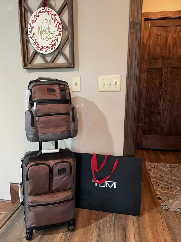 NEW Tumi set- Continental Expandable 4 Wheel Packing Suit Case+Parrish Backpack - Image 2 of 4