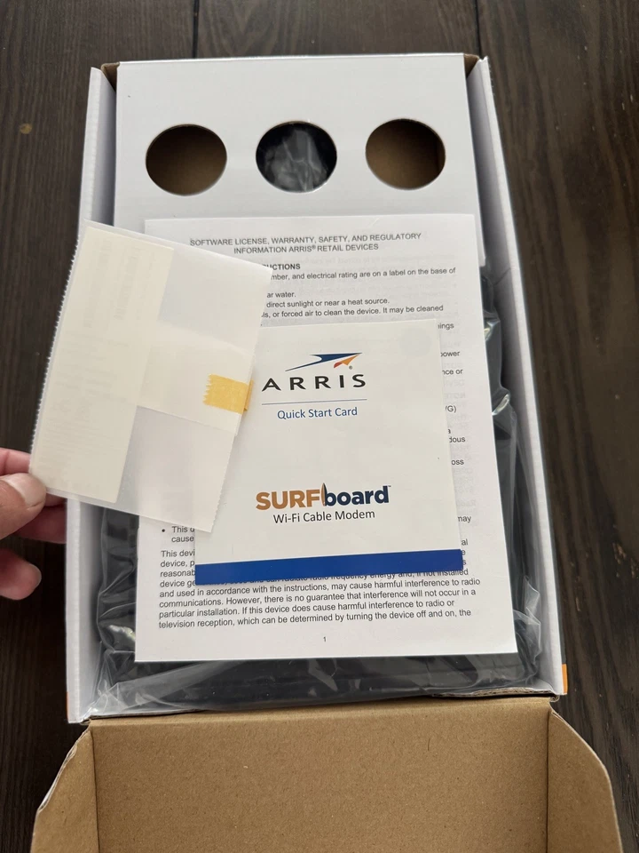 Cable módem ARRIS SURFboard SBG10 DOCSIS 3.0 16 x 4 Gigabit y AC1600 Wi-Fi Foto 2 de 4