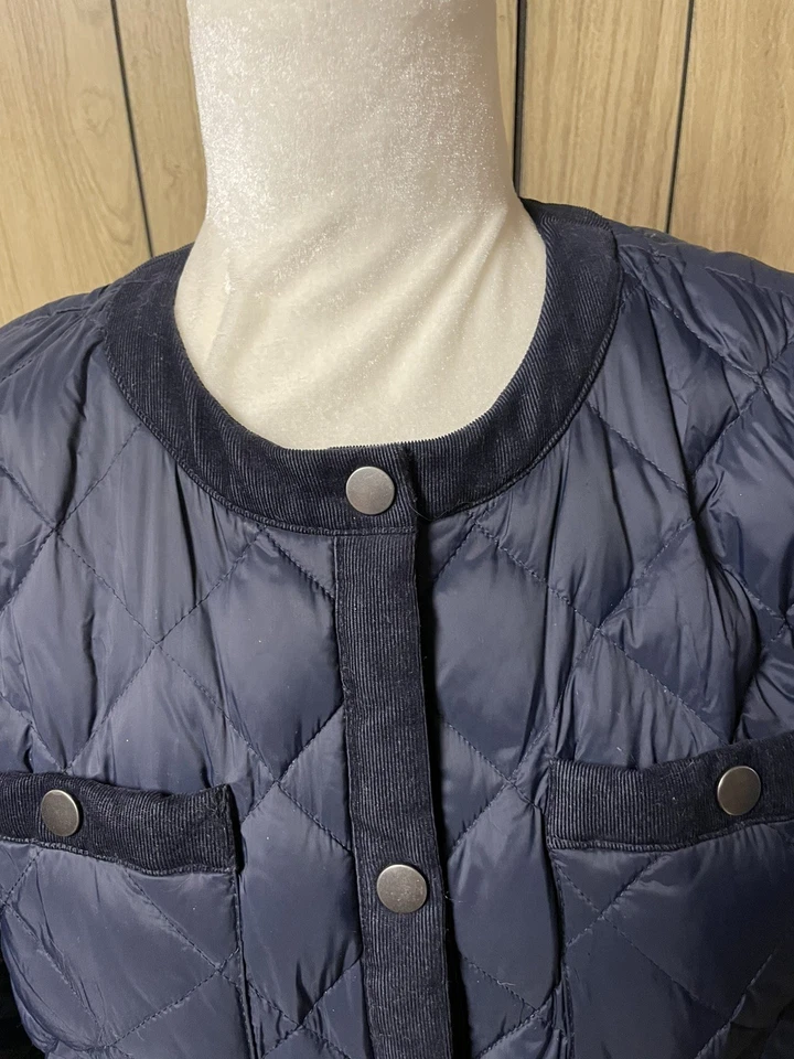 Chaqueta J Jill para mujer talla pequeña. Bolsillos con botones acolchados azules Foto 3 de 4