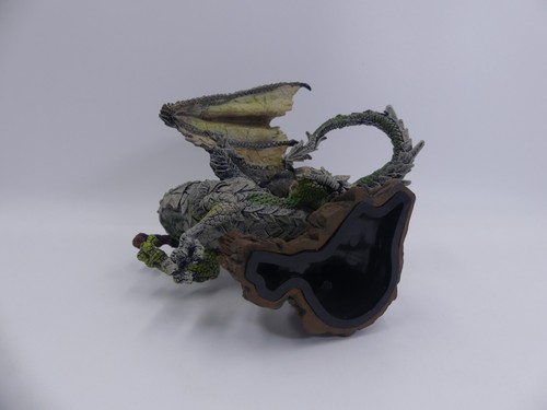 McFarlane's Dragons Fall of the Dragon Kingdom Warrior Dragon Clan 7 PVC FIGURE - Picture 6 of 7