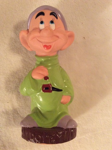 Vintage Walt Disney The Seven Dwarfs Plastic Figures Set - Picture 4 of 10