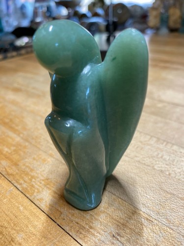 Piedra preciosa artesanal tallada a mano con cristal de aventurina verde espécimen de ángel 555 - Imagen 5 de 8