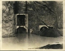 1935 Press Photo Diversion channel gate at Boulder Dam construction site, Nevada