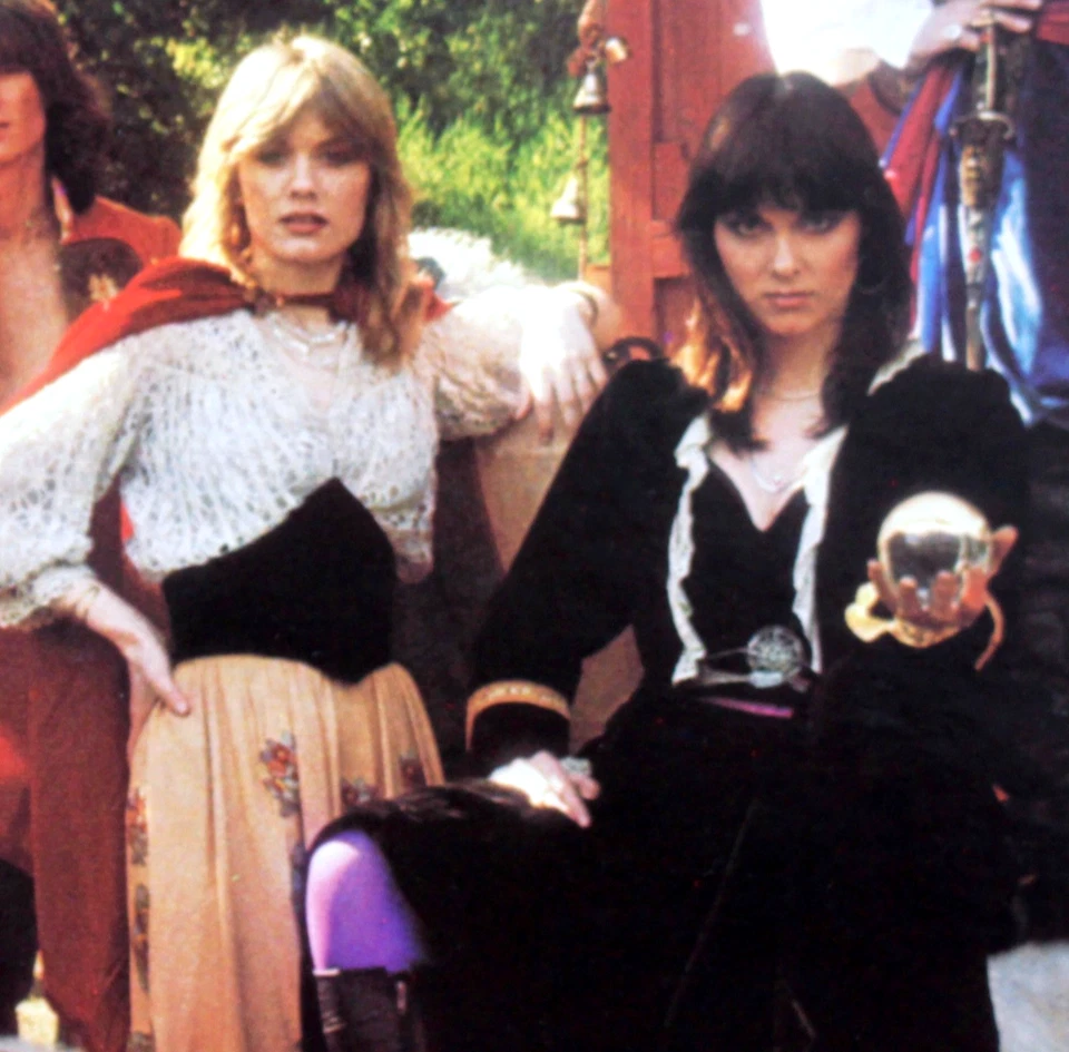 PRISTINE ORIGINAL 1977 HEART VINYL LP PHOTO LYRICS NM NANCY WILSON BARRACUDA - Image 2 of 4