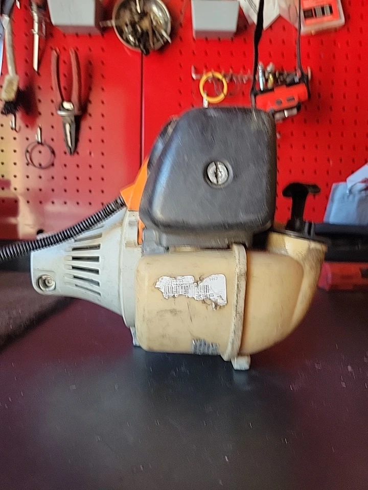 STIHL KM100R Recortadora de Cuerdas Motor Cabezal Eléctrico Acelerador Arranques Funciona Muy bien 100R Foto 2 de 4