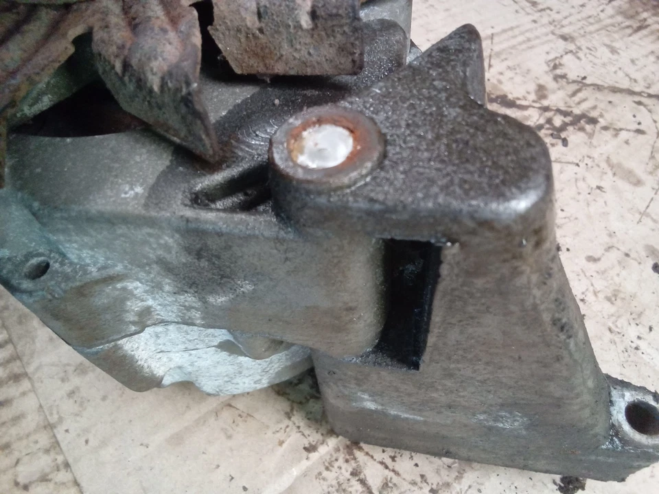 Кронштейн генератора 1971 Buick Skylark 350 V8 340 400 Riviera Electra Lesabre - Изображение 4 из 4