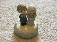 Sankyo Ceramic Music Box Bride & Groom on Wed...