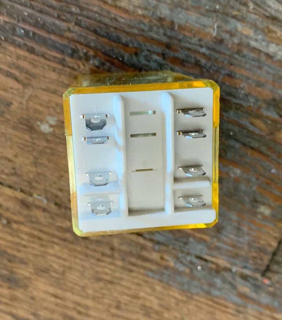 IDEC RR2BA-UL 8 PIN RELAY DC 24V