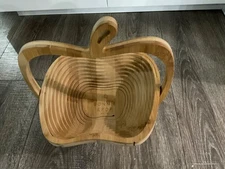 Bonnie and Pop New York Wooden Apple Fruit Basket Cutting Board Collapsible