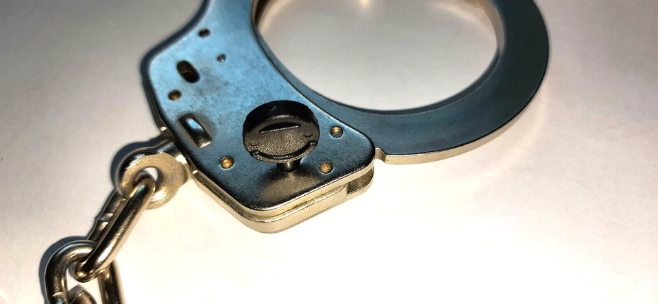 Universal Handschellenschlüssel versteckt in Paracord Armband Gürtelschnalle - Bild 4 von 4