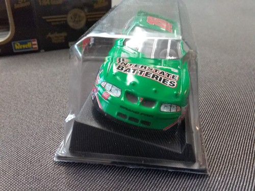 NASCAR 1/64 Bobby Labonte #18 Interstate Batteries Race Cars (2 cars) - Picture 12 of 13