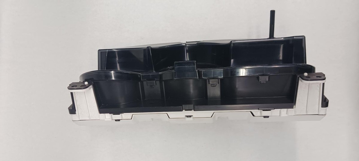 2010 PONTIAC VIBE Speedometer cluster 2.4L FWD 213k miles OEM 09