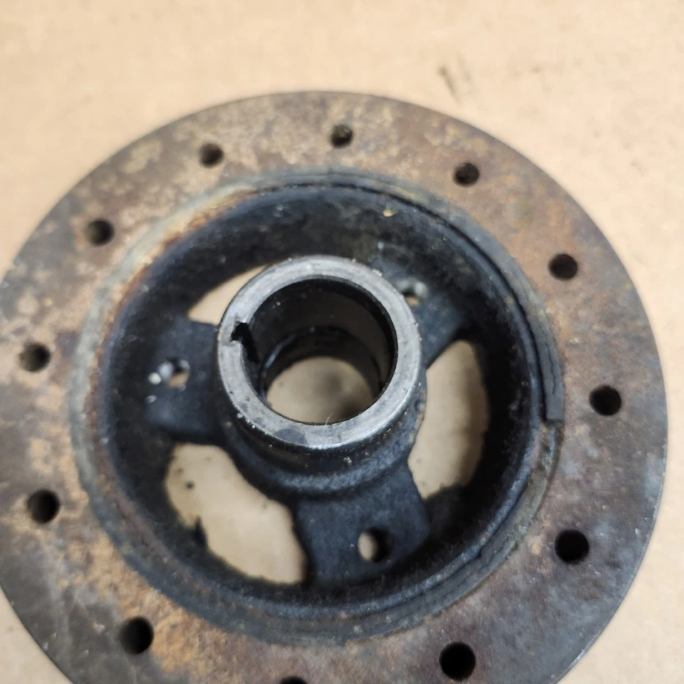 84-91 C4 Corvette Crankshaft Harmonic Balancer Pulley 5.7L 350 V8 85' GOOD USED - Image 3 of 4