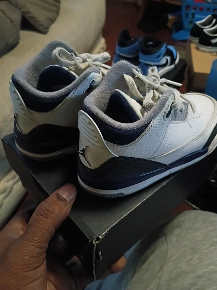 Jordan 3 Retro 9C para niños pequeños Foto 3 de 4