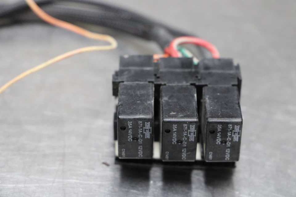 2014 Triumph Rocket III Touring Relay Assembly Junction Box Foto 2 de 4