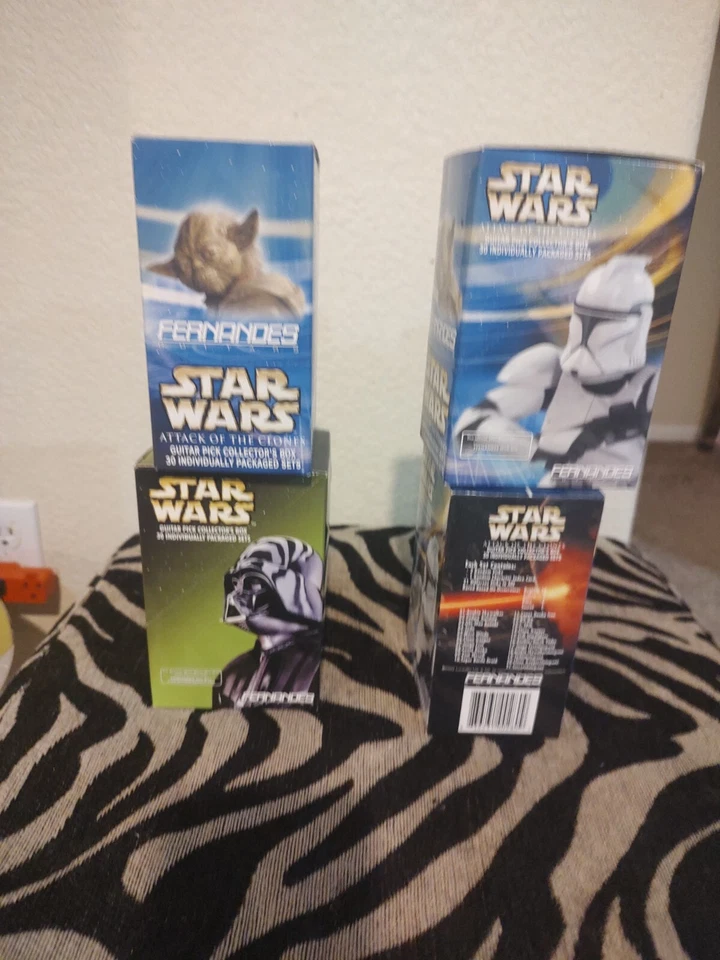 CAJA DE COLECCIONISTAS PÚAS DE GUITARRA STAR WARS, NOS con 60 PICKS DE FERNANDES 30 JUEGOS Foto 2 de 3