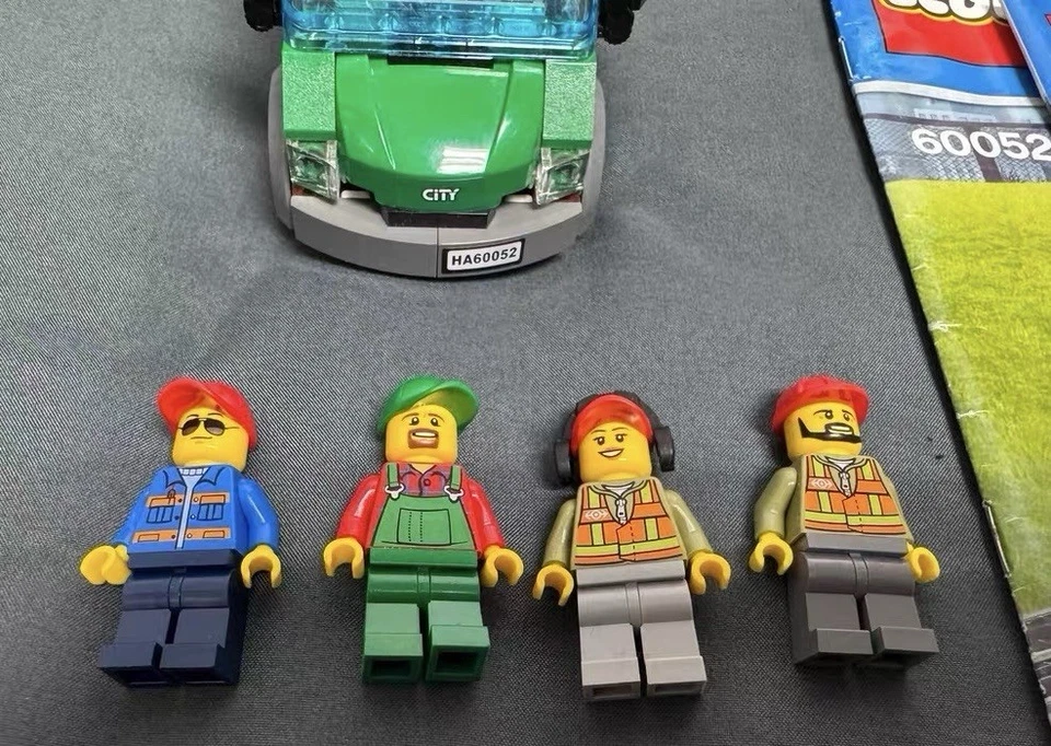 LEGO City: Cargo Train 60052 100% Complete W/Instructions - Image 2 of 4