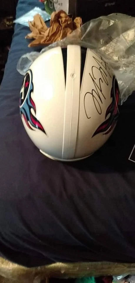 Titans #8 Autograph Helmet - Image 3 of 4