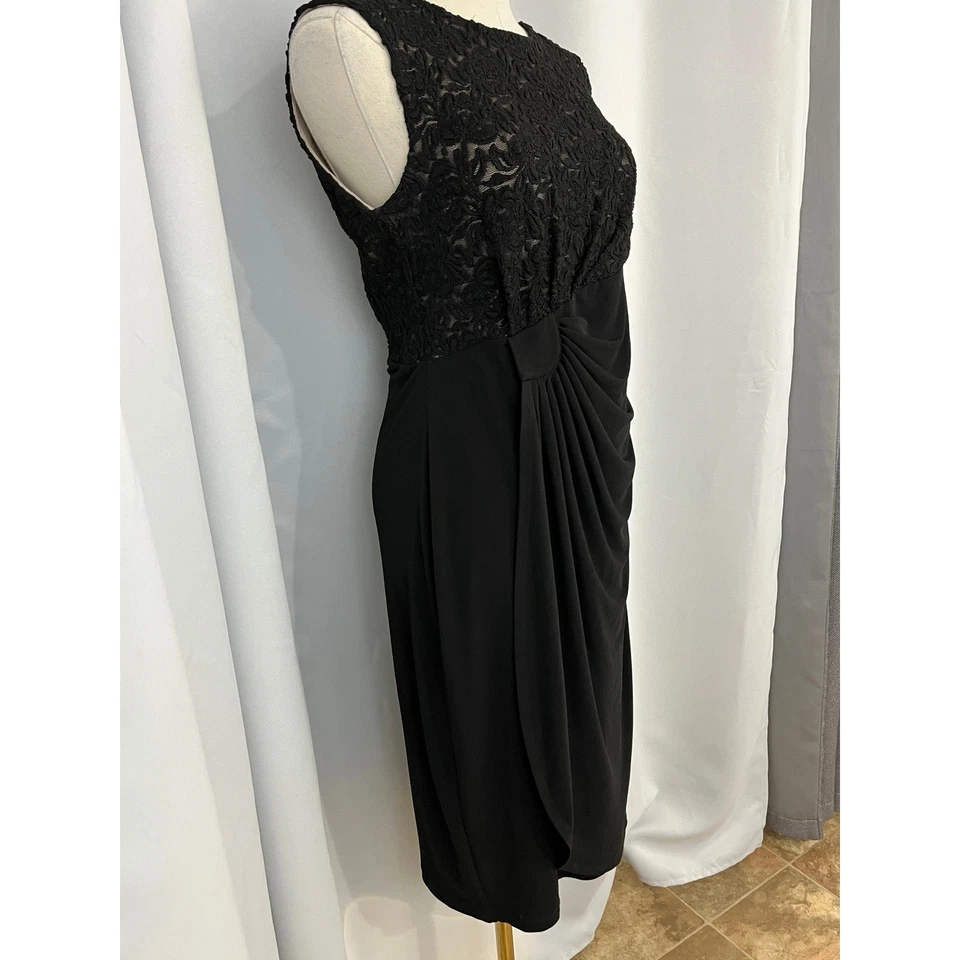 Vestido Vaina ENFOCUS STUDIO Negro Encaje Superpuesto Acanalado Talla 8 Foto 2 de 4