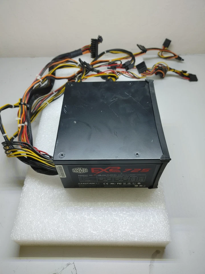 Cooler Master eXtreme2 725 RS-725-PCAR-D3 600W ATX Power Supply - Image 4 of 4