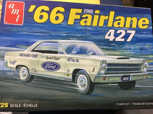 Kit modellino Amt scala 1:25 66 Ford Fairlane 427 (pedali) senza scatola spedizione combinata - Foto 3 di 3